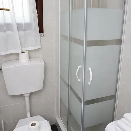 Villino Iso Oda ve Kahvaltı La Spezia