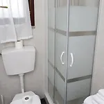 Villino Isò Alojamento de Acomodação e Pequeno-almoço La Spezia